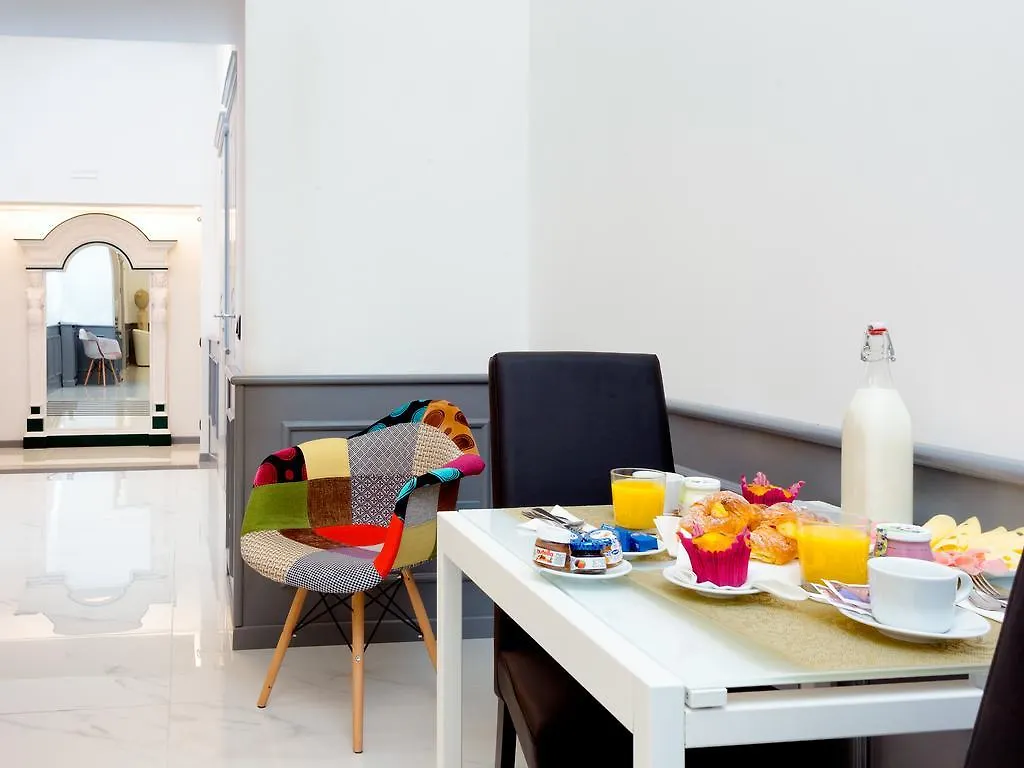 Queen Palace Suites Rome Guest house