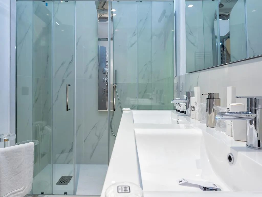 Queen Palace Suites Rome 2*,