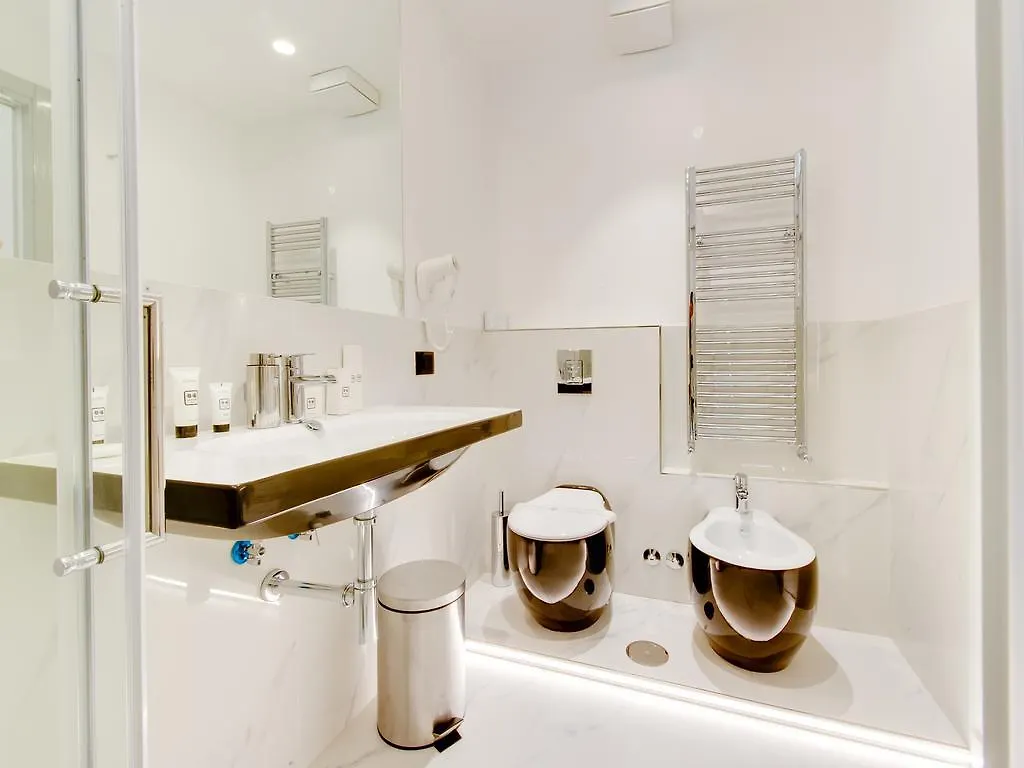 Queen Palace Suites Rome